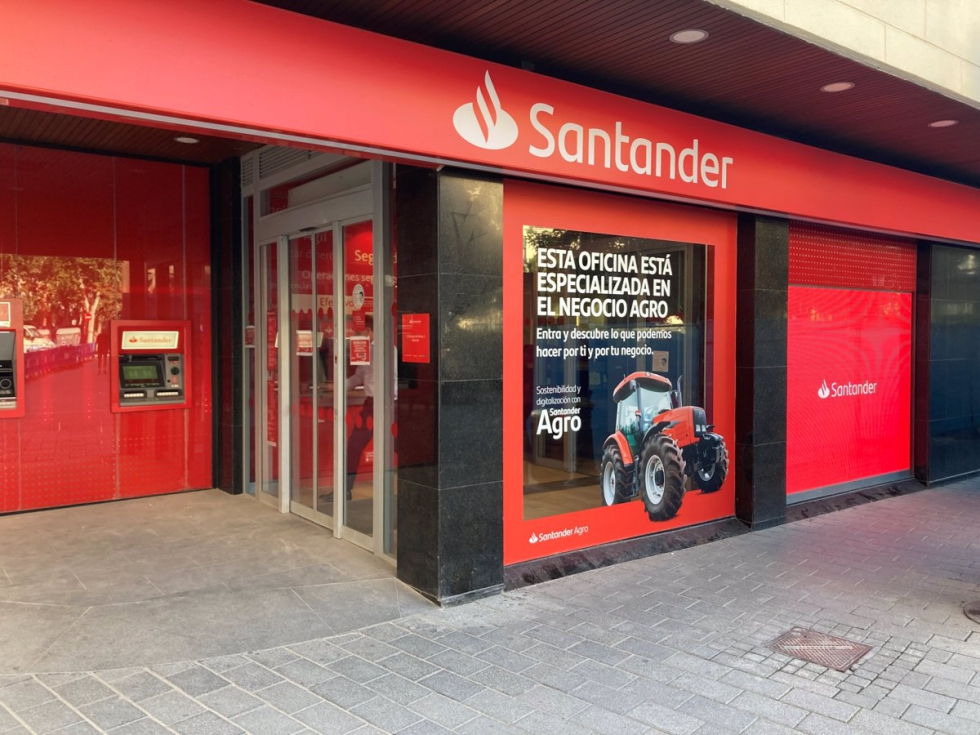 Nuevo modelo de oficinas de Santander para reforzar la relacin de cercana y especializacin que mantiene con sus clientes del sector agro...
