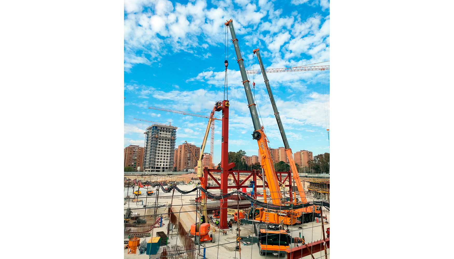 Gras Rigar tambin colabora en la construccin del estadio Roig Arena...