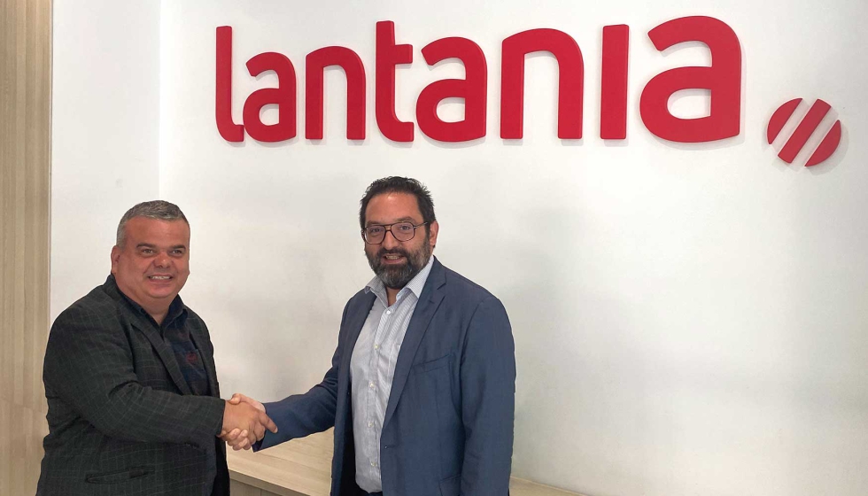Daniel Lainz (a la izquierda), director general de Arquitectura de Cortizo, e Ignacio Chacn, director de Compras de Lantania...