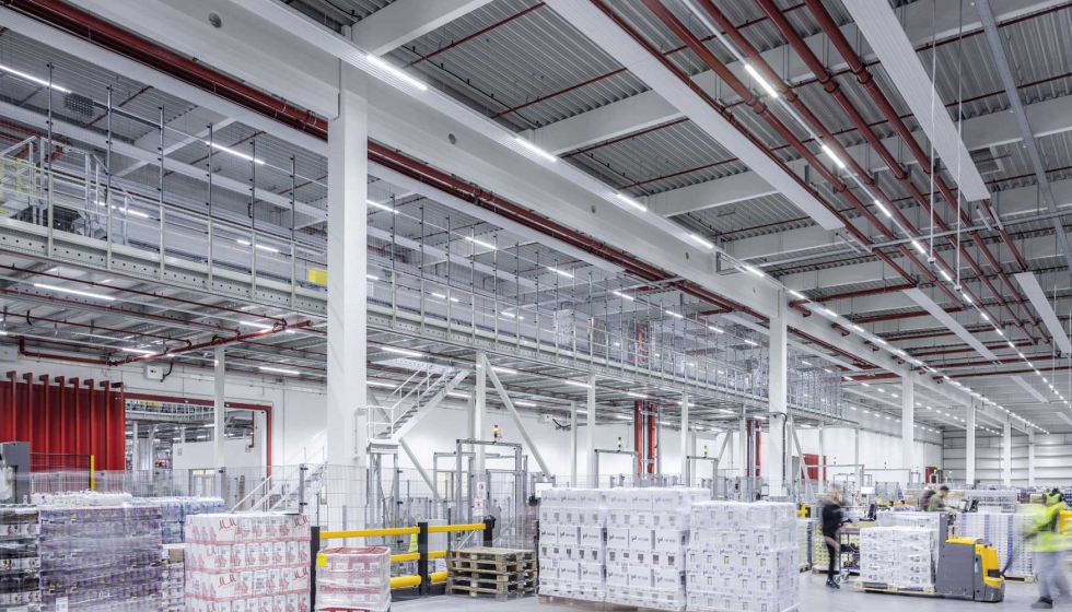 El dise�o modular de E-Line Next LED de Trilux permite el f�cil intercambio y/o reemplazo de sus componentes