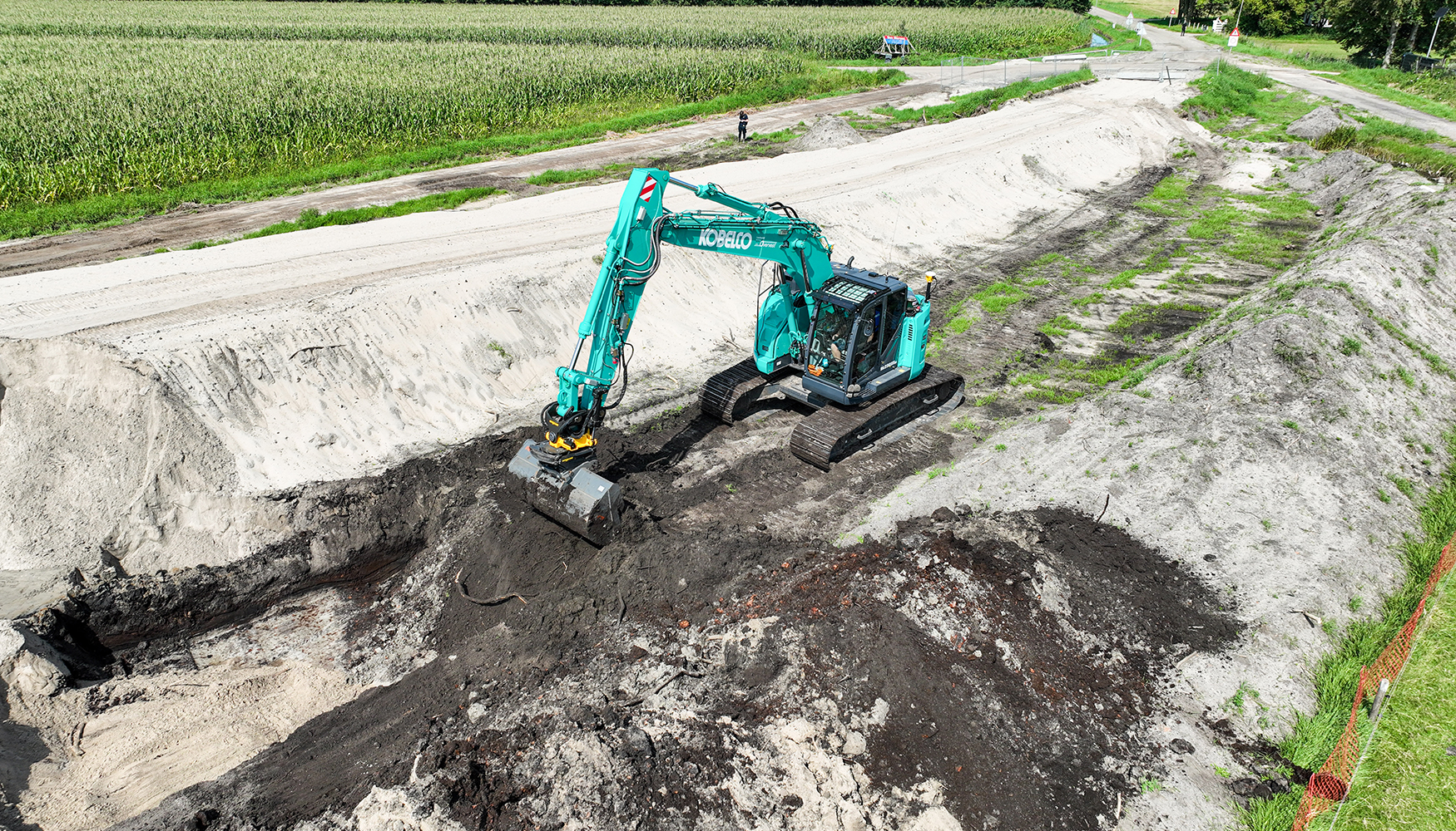 SK230SRLC-7, uno de los dos nuevos modelos que se han incorporado a la exitosa gama SR de Kobelco