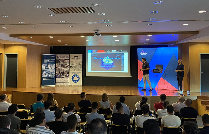 O workshop ofereceu uma viso abrangente da vasta oferta de solues no campo do software CAD/CAM, ferramentas perfiladas e sistemas de aperto...