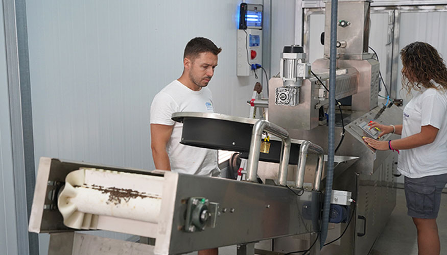 Este equipo es capaz de convertir una mezcla de materias primas en un pienso apto para consumo animal