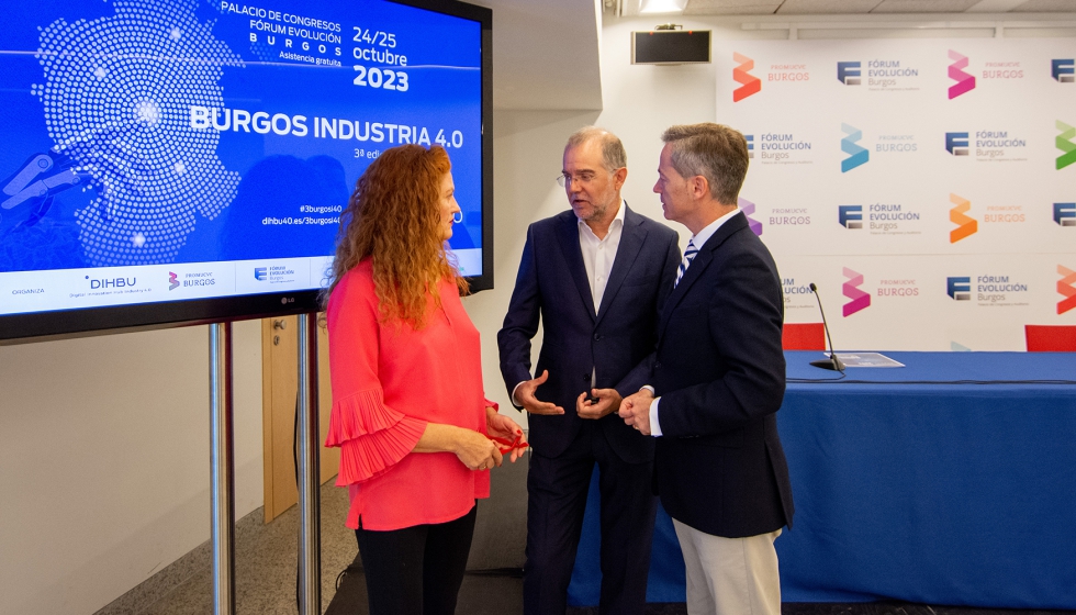 Durante la presentacin, en la imagen de pie, Beln Lanuza, directora gerente del Dihbu (izquierda); Gerardo Juez, vicepresidente del Dihbu (centro)...