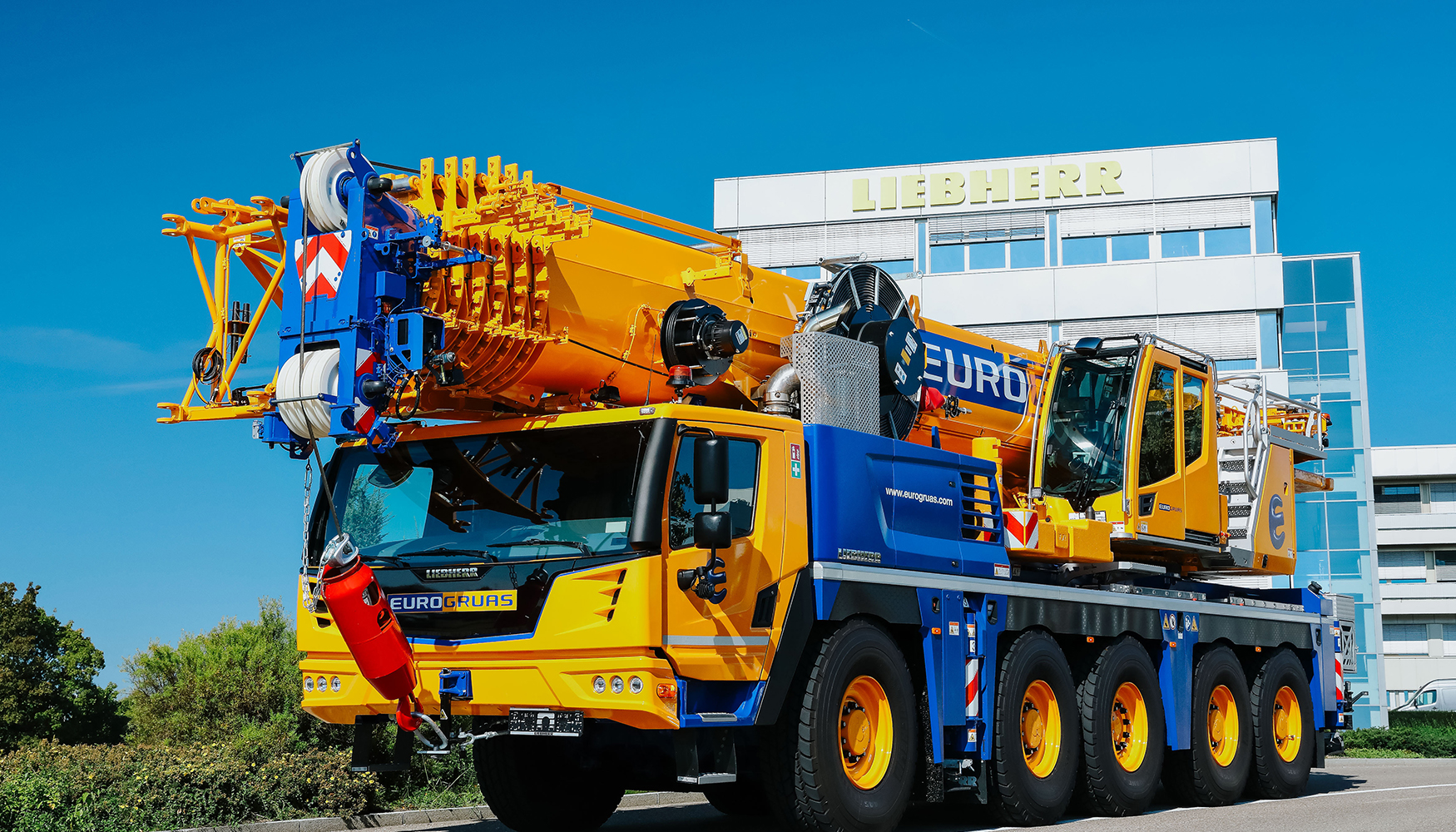 Eurogras Algeciras invierte en la gra mvil Liebherr LTM 1110-5.2, como un reflejo de su apuesta constante por equipos innovadores y fiables...