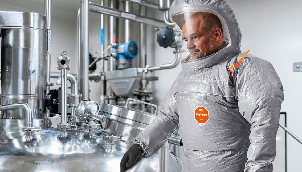 Foto de El nuevo traje ventilado de DuPont mejora la protección y el confort de los trabajadores en riesgo alto de exposición a sustancias químicas