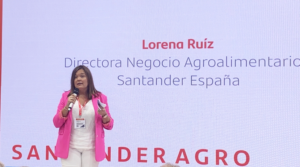 Lorena Ruz Ponce, directora de Negocio Agro de Santander Espaa, durante la presentacin de Avanis en Fruit Attraction 2023...