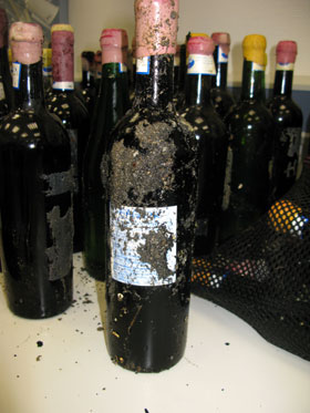 En la imagen, algunas de las botellas tras su estancia en el laboratorio submarino
