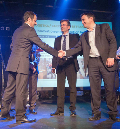 Eric Hermar (derecha de la imagen) recibe el premio Les Rois de la Supply Chain