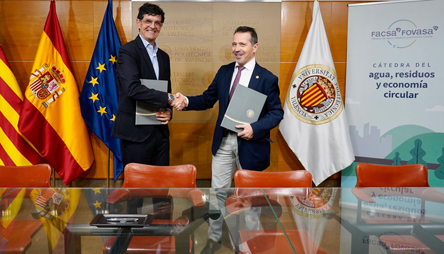 De izquierda a derecha, el presidente de Facsa, Enrique Gimeno, y el rector de la Universitat Politcnica de Valncia, Jos Esteban Capilla...
