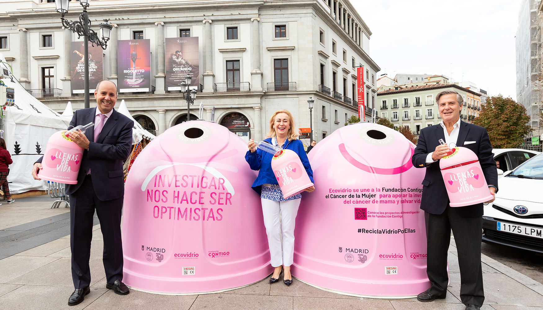 La presentacin nacional de la campaa solidaria Recicla vidrio por ellas se ha celebrado en la Plaza de Isabel II (pera), en Madrid...