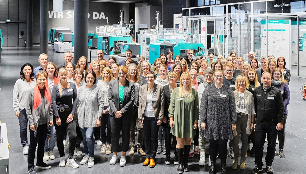 Alrededor de 60 participantes asistieron el 24 de octubre al afterwork especial de la red de mujeres "Frauen@arburg"...