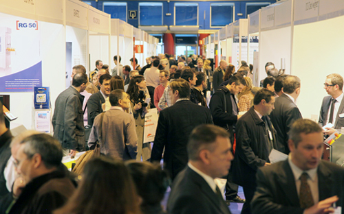 Commercial stands and conferences infromativas gathered at Ifema
