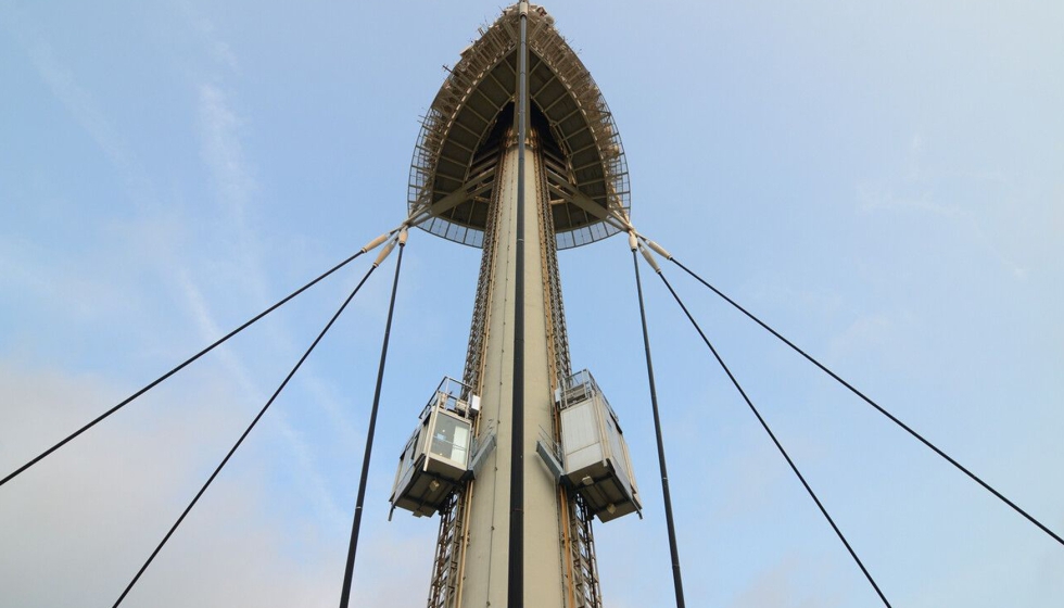 Detalle de los ascensores instalados por Alimak en la Torre de Collseroal, diseados por Norman Foster. Imagen: Alimak...
