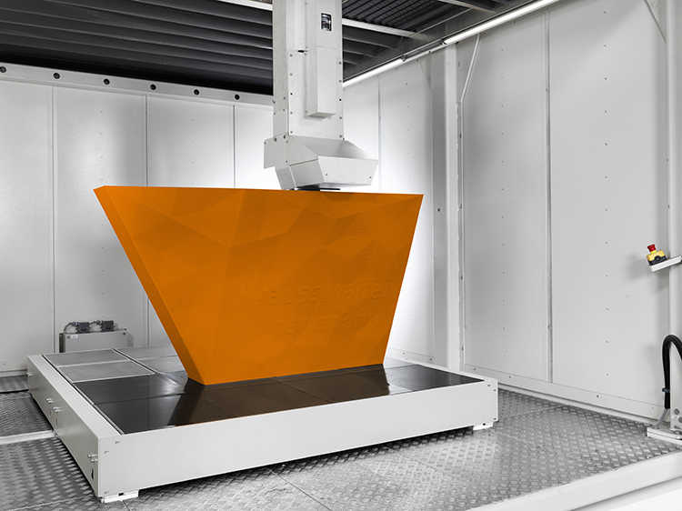 A impressora 3D de grande formato powerPrint, baseada em pellets e com área de trabalho com isolamento térmico...