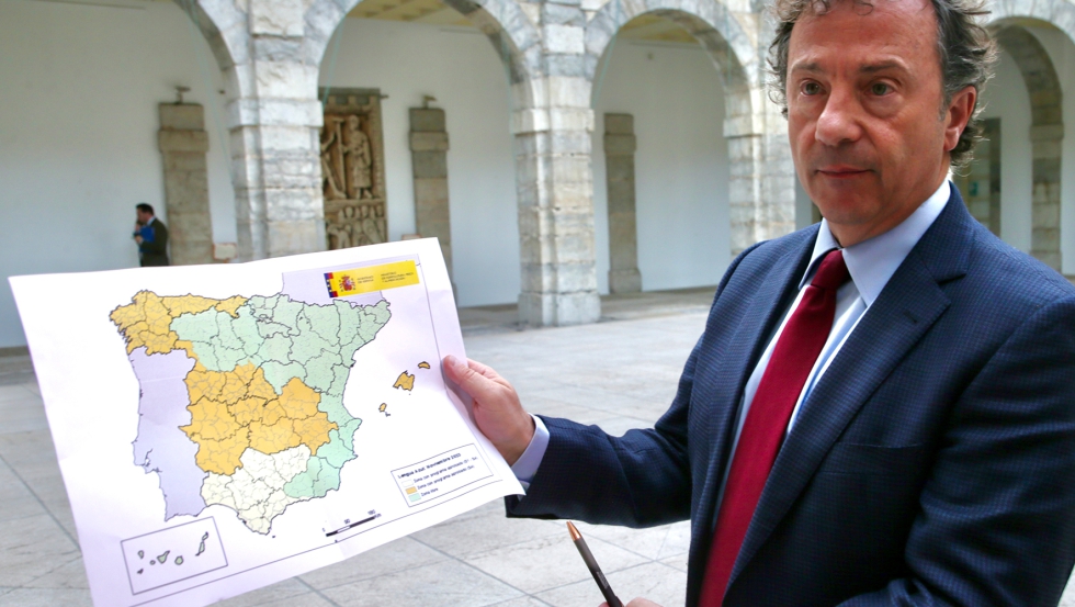 Pablo Palencia ha explicado a los medios de comunicacin las zonas de Espaa restringidas por la enfermedad de la lengua azul...