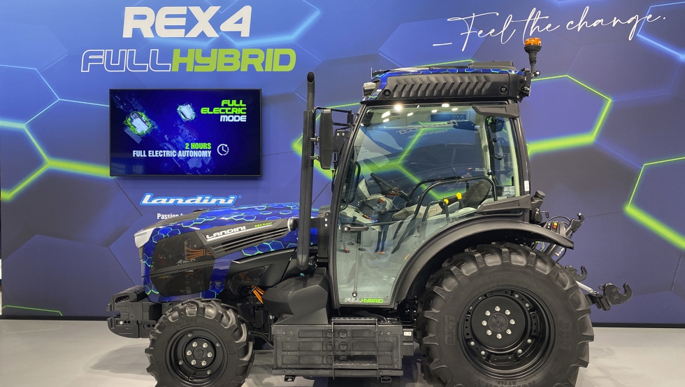El REX4 Full Hybrid tiene una arquitectura con una batera que se recarga a travs del sistema de propulsin elctrico