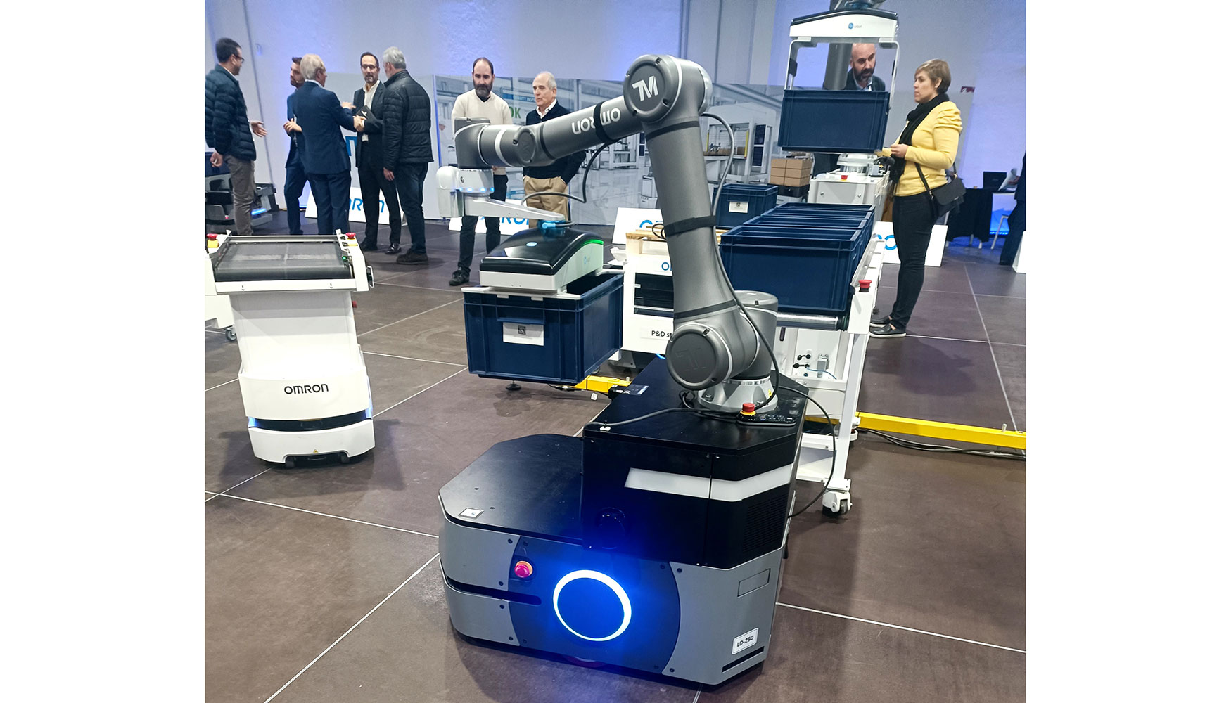 En el Flexible Manufacturing Roadshow tuvieron cabida los robots mviles mas potentes de la Omron