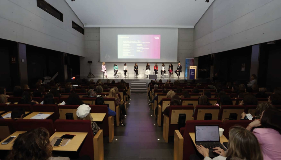 La iniciativa llen el auditorio del Esade Campus Barcelona Pedralbes, mientras que un centenar seguan el acto online
