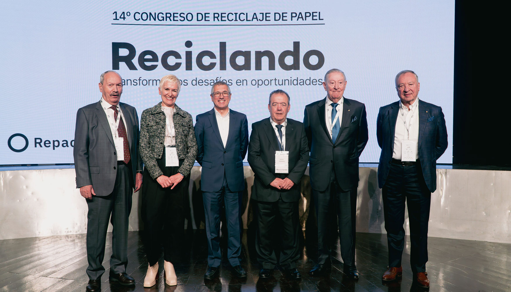 El presidente de Repacar, Manuel Fernndez (tercero por la derecha); el secretario de Estado de Medio Ambiente...