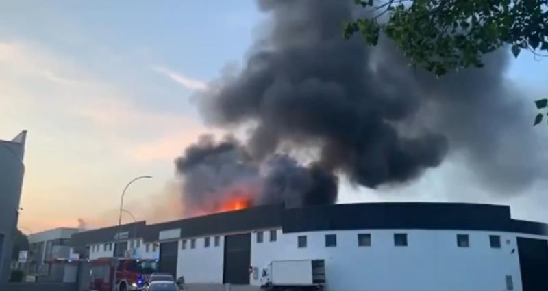 As se vea desde Girona el incendio