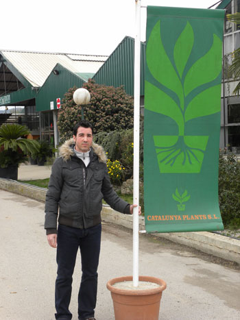 El gerente de Catalunya Plants, Gerard Siol, en la entrada de las instalaciones