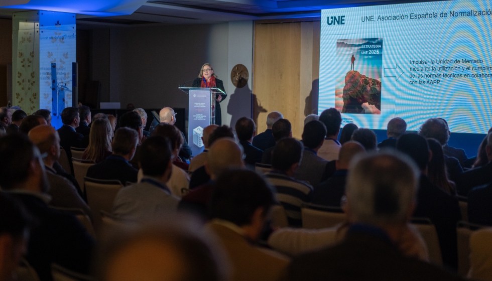 Isabel Linares, responsable de Negocio de Industria y Equipamiento de UNE, habl sobre la importancia de la normalizacin...