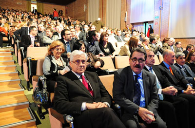 En primer trmino, Gonzalo Arguil, consejero de Agricultura y Alimentacin del Gobierno de Aragn, durante la entrega de premios...