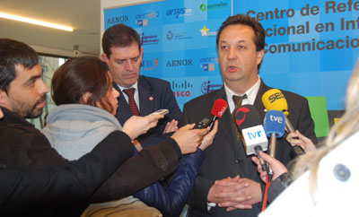 Santiago Cerd, de BayerCropscience, durante la jornada en la que se present la nueva aplicacin de su SMPE para frenar el avance del Mildiu...