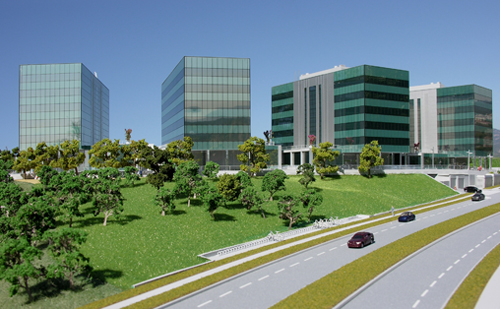 El parque se sitúa frente a la autopista E-9, a unos 12 kilómetros del norte de Barcelona... El parque se sitúa frente a la autopista E-9, a unos 12 kilómetros del norte de Barcelona...