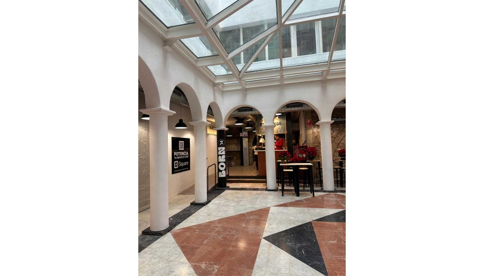 El mercado alberga 14 paradas con m�s de 100 propuestas culinarias centradas en las cocinas locales, nacionales e internacionales...