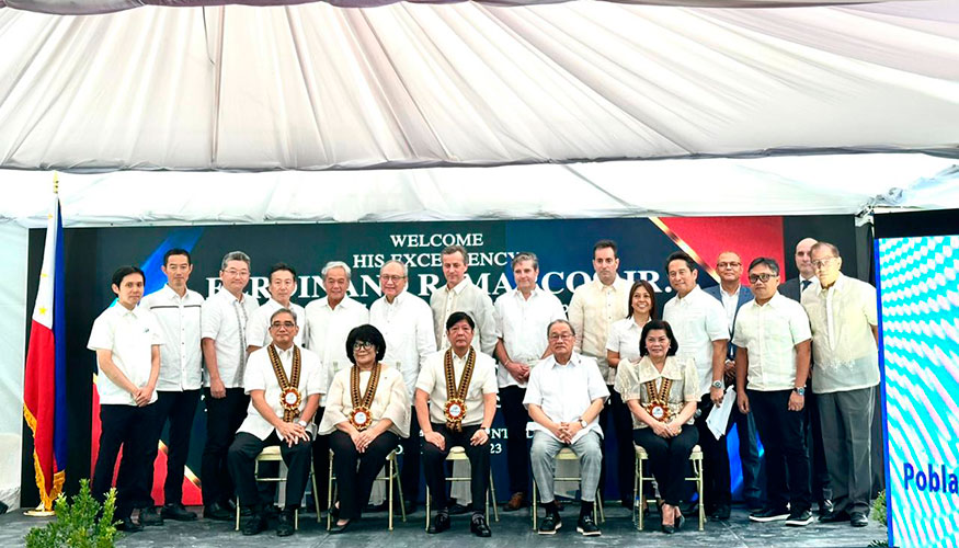 En el acto estuvieron presentes el presidente de Filipinas, Ferdinand Marcos y Romuldez, y Jos Daz-Caneja...