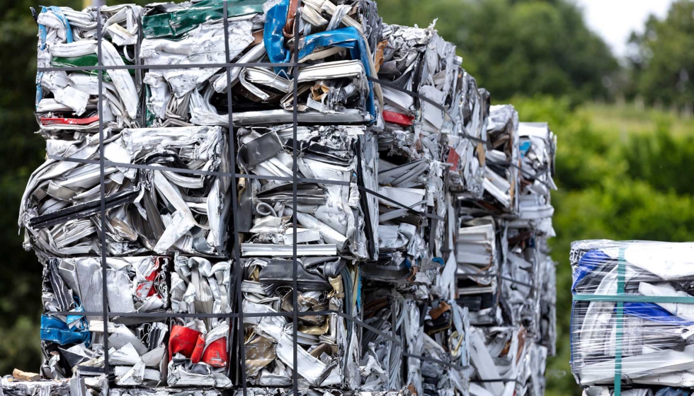 El reciclaje de productos al final de su vida til desempea un papel clave en la reduccin de riesgos en el suministro de materiales y...