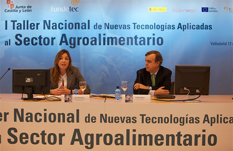 Carolina Blasco, directora general de Telecomunicaciones de la Junta de Castilla y Len, y Alfonso Arbaiza, director general de Fundetec...