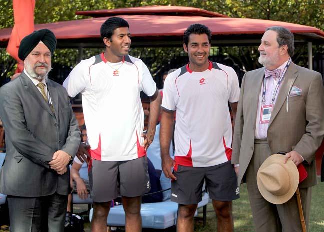 El representante de las Naciones Unidas para la India Hardeep Singh Puri, Rohan Bopanna de la India, Qureshi Aisam-Ul-Haq de Pakistán... El representante de las Naciones Unidas para la India Hardeep Singh Puri, Rohan Bopanna de la India, Qureshi Aisam-Ul-Haq de Pakistán...