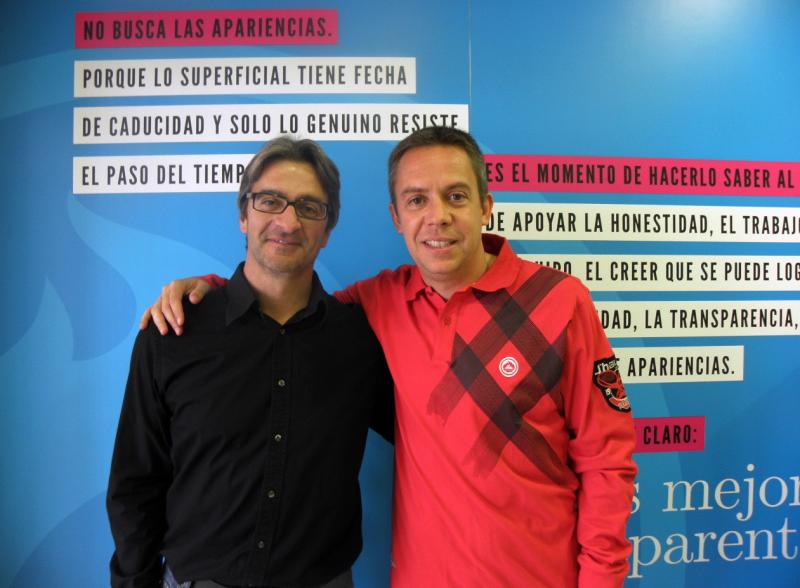 Gaby Reca junto Enrique Llorens, director de marketing de J'hayber