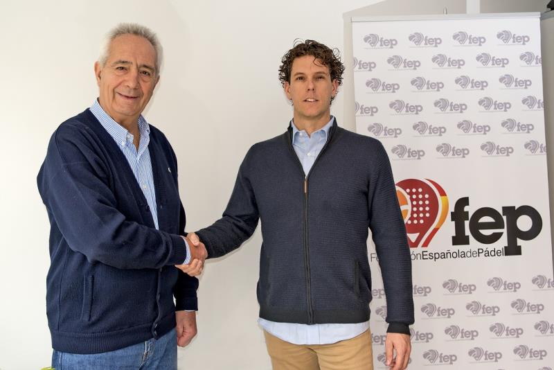 Miguel Medina, Presidente de la Federacin Espaola de Pdel (izquierda) y Ricardo Fernndez Brigolle, Category Manager Raquet Sports Head Spain...