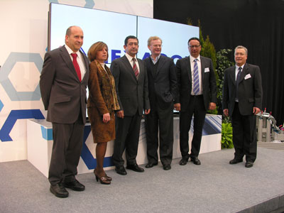 Personalidades presentes en la inauguracin, con los responsables de Hexagon Metrology