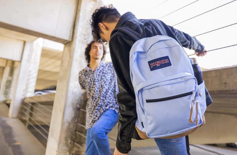 VF podria deshacerse de Jansport TradeSport