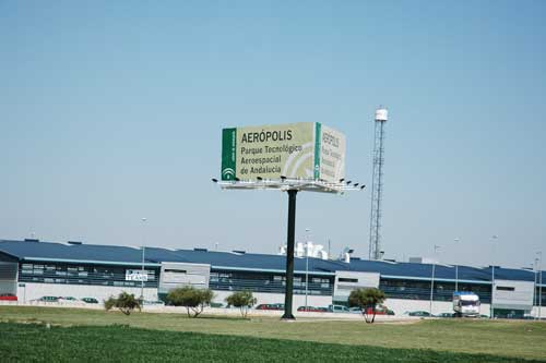 Aerpolis se sita junto al aeropuerto de San Pablo y la factora de EADS-Casa...
