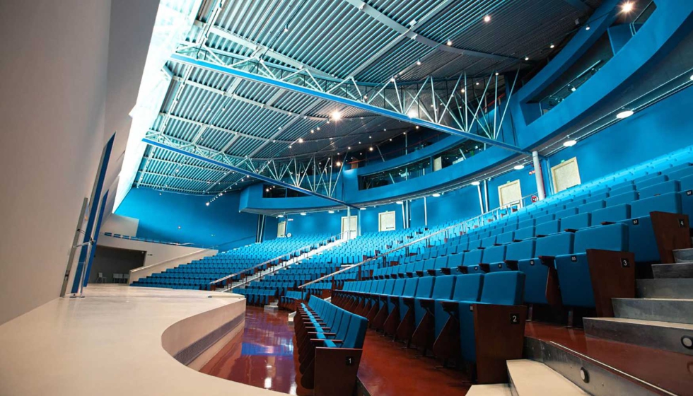 Sika Comfortfloor PS65 est presente en diversos espacios del Edificio Fontn, como en el pavimento del Auditorio...