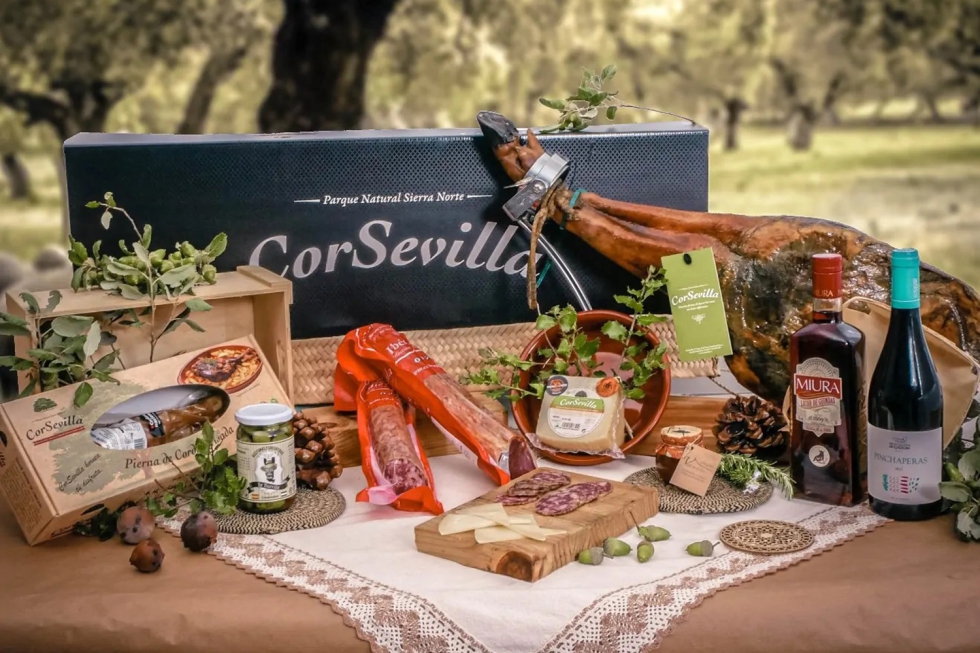 Uno de los lotes de Navidad lanzados por la cooperativa CorSevilla para animar al consumo de carne