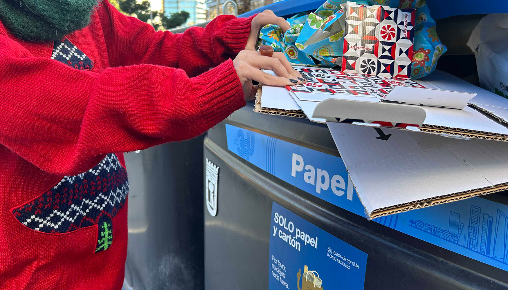 A lo largo de las semanas de las fiestas navideas se recoge en Espaa el 20% del todo el papel y cartn que se recoge a lo largo del ao en todo el...