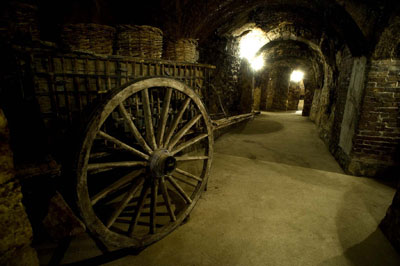 En la imagen, bodega subterrnea de la Ribera del Duero