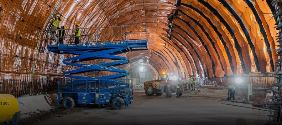 Para o primeiro-ministro, a futura linha circular de metro vai permitir �aumentar a fluidez da circula��o na cidade�