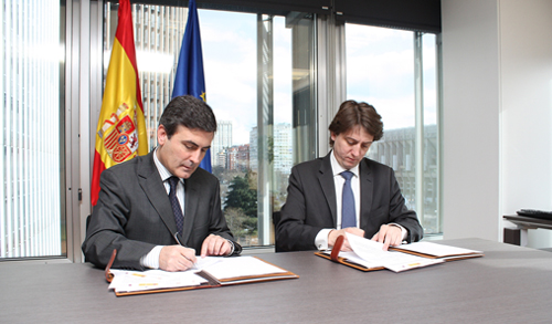 El director general de Sepes, Pedro Saura, y el alcalde de Soria, Carlos Martnez