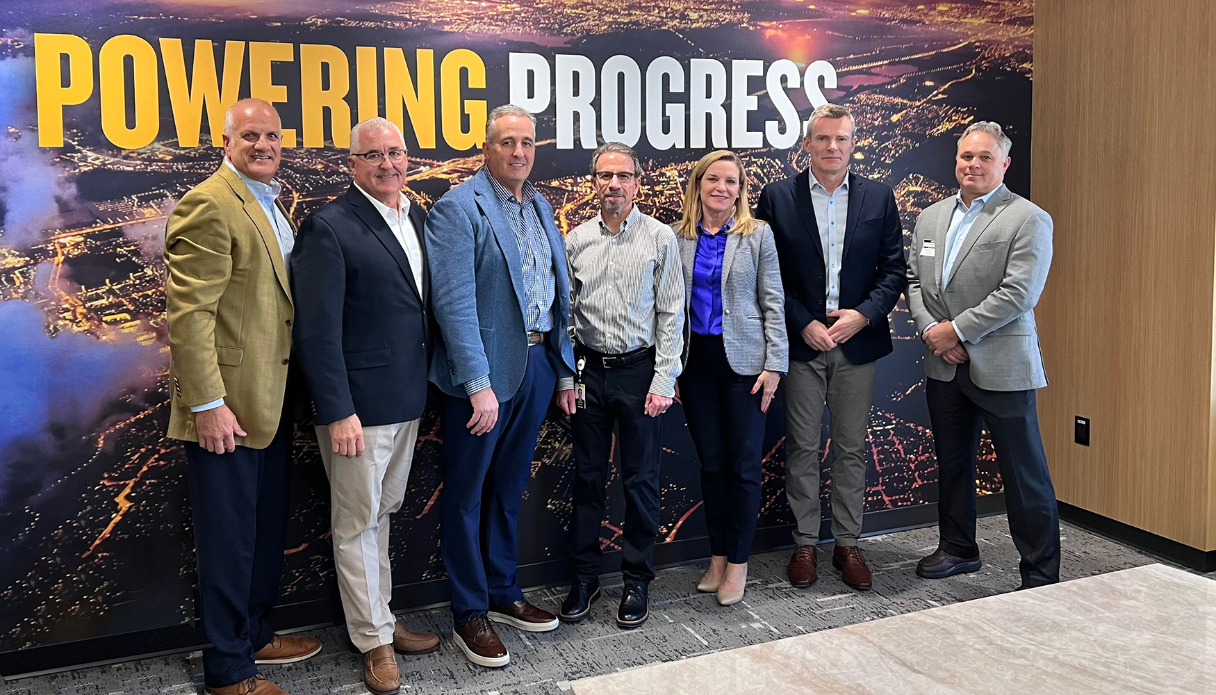 Ejecutivos de CRH se renen con Jim Umpleby, CEO de Caterpillar, y Denise Johnson, presidenta del Grupo, en la sede de la empresa en Irving...