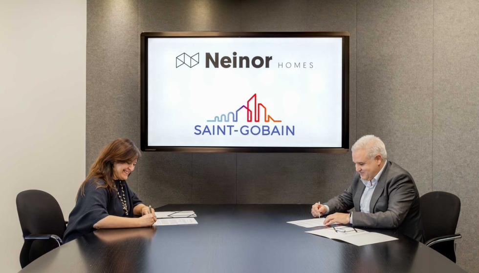 Esther Soriano, directora general de Saint-Gobain Solutions, Fernando Hernanz, director general de Operaciones de Neinor Homes...