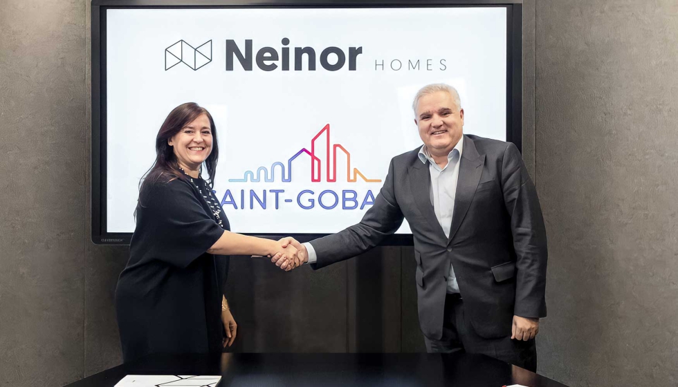 Esther Soriano y Fernando Hernanz muestran su satisfaccin tras la firma del acuerdo de colaboracin entre Saint-Gobain y Neinor Homes...