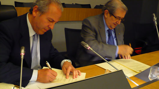 Firma del convenio entre los presidentes de ambas entidades